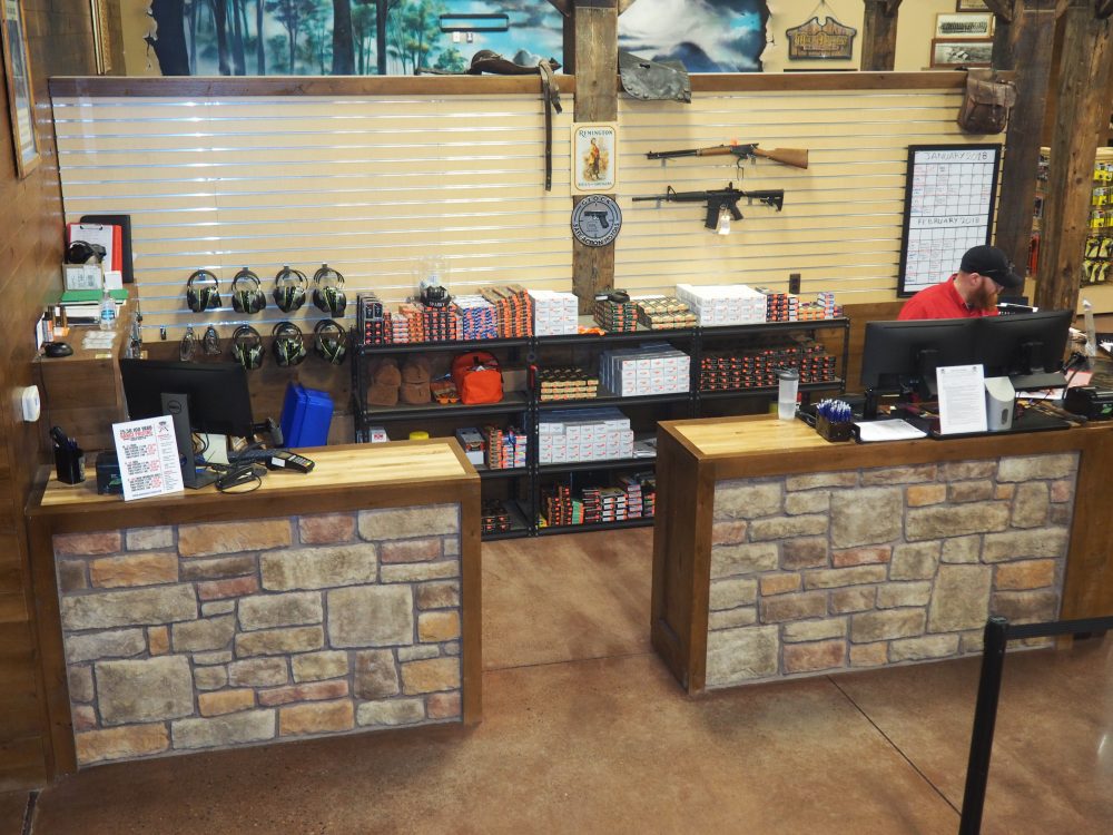 Huron Valley Guns - Shooting Range Desk